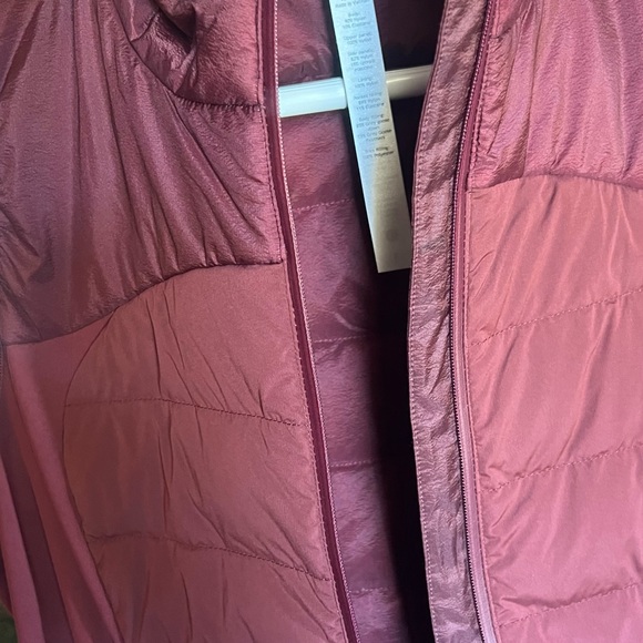 Lululemon Size 8  New - Picture 3 of 3